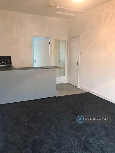1 Bedroom Flat To Rent In Prestwich, Manchester, M25