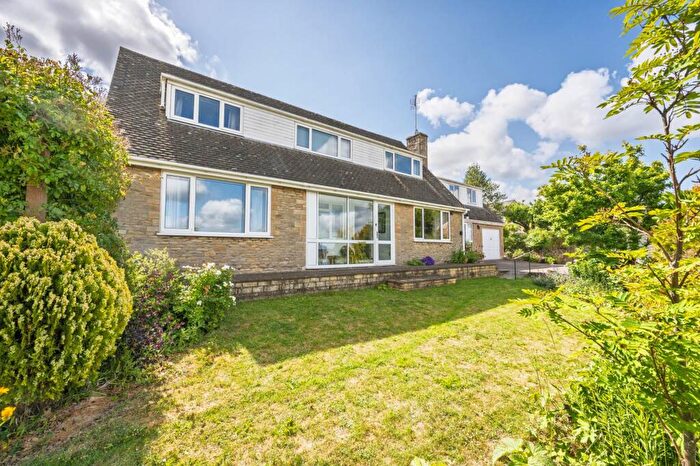 4 Bedroom Detached House For Sale In The Leys, Chipping Norton, OX7