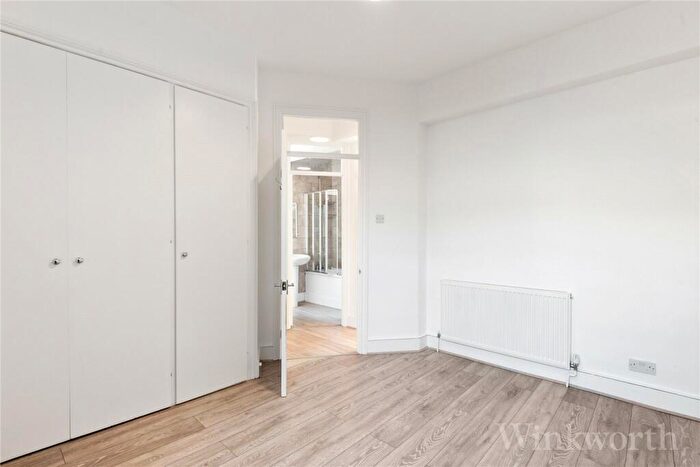 1 Bedroom Apartment To Rent In Dartmouth Road, London, SE23