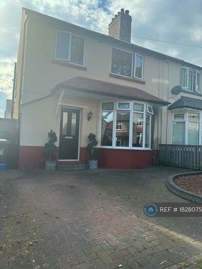 3 Bedroom Semi-Detached House To Rent In Hillfield, Whitley Bay, NE25