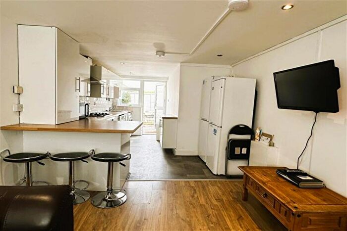 6 Bedroom House To Rent In Bedroom Detached House In Ensbury Park, BH10