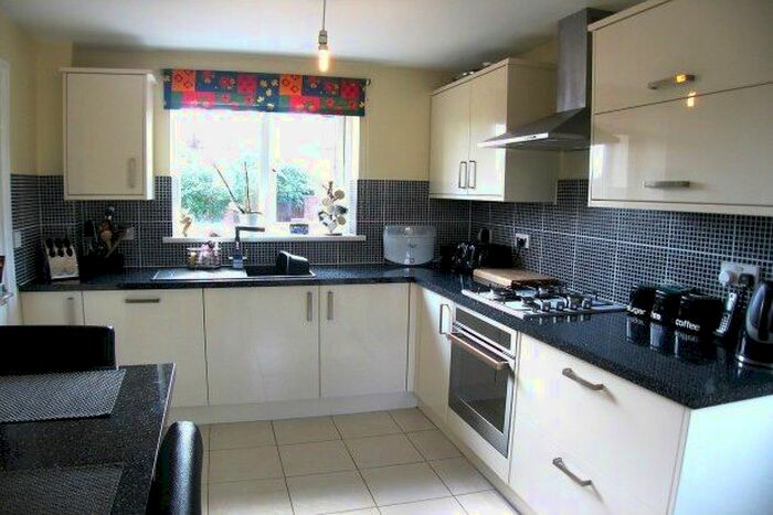 3 Bedroom Detached House To Rent In Beacon Lane, Exeter, EX4