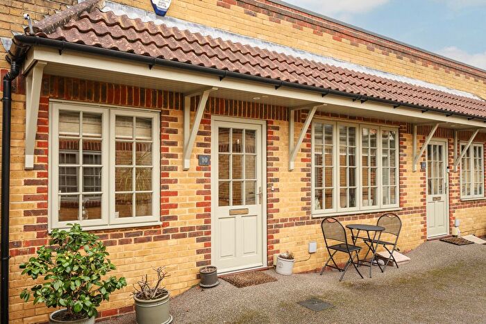 3 Bedroom Flat For Sale In Burgess Mews, Wimbledon, London, SW19