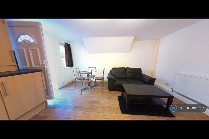 1 Bedroom Flat To Rent In Burley, Leeds, LS4