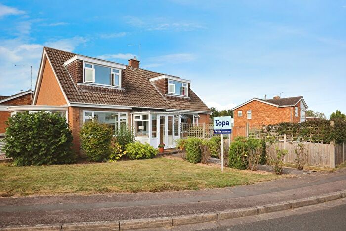 4 Bedroom Detached House For Sale In Brackendale Drive, Barby, Rugby, CV23