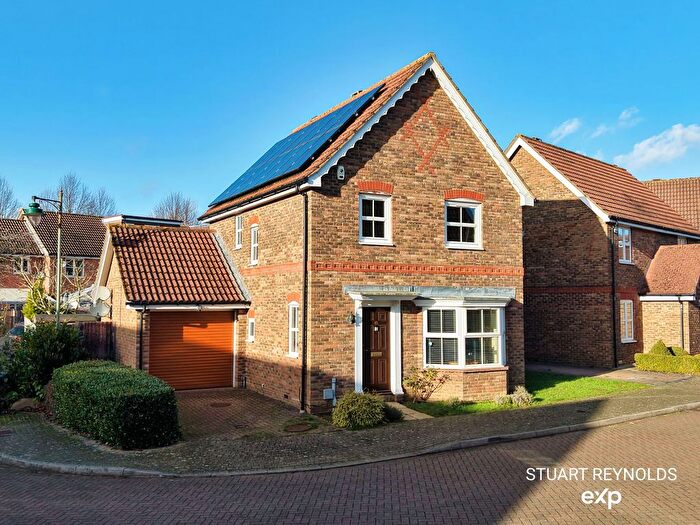 3 Bedroom Detached House For Sale In Bramley Way, Kings Hill, West Malling, ME19