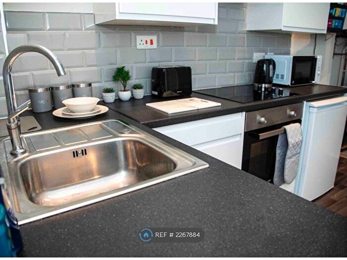 1 Bedroom Flat To Rent In Hill Street, Stoke-On-Trent, ST4