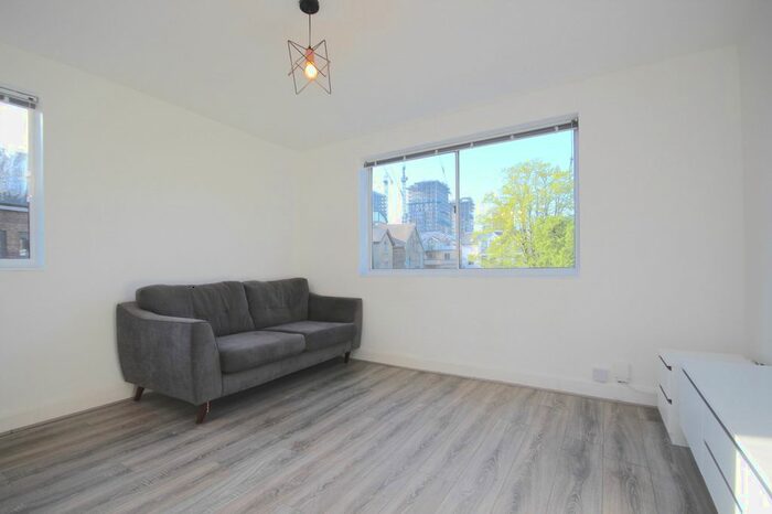 1 Bedroom Flat To Rent In Westreet Mall, Grays, Essex, RM17