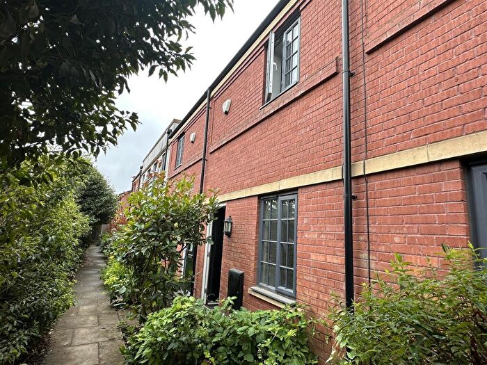 2 Bedroom Town House To Rent In Wolsey Island Way, Leicester, LE4