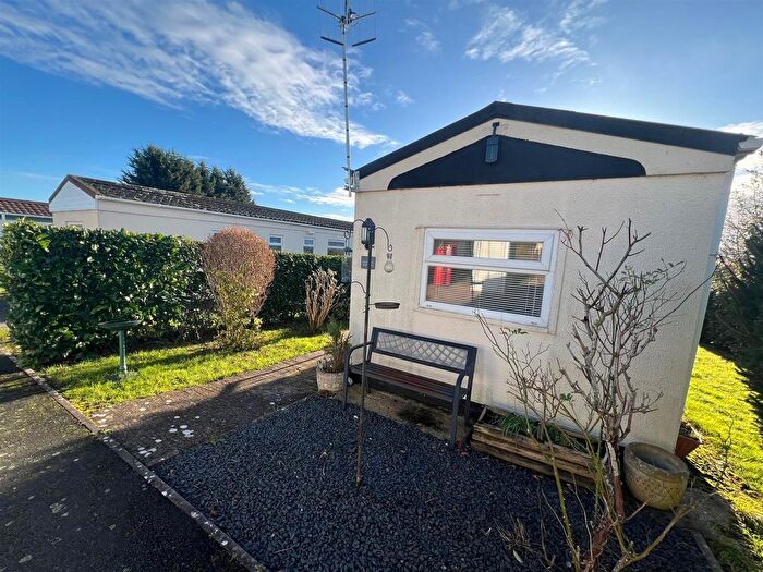 2 Bedroom Mobile/park Home For Sale In Hook Bank Residential Mobile Homes, Hanley Castle, Worcester, WR8