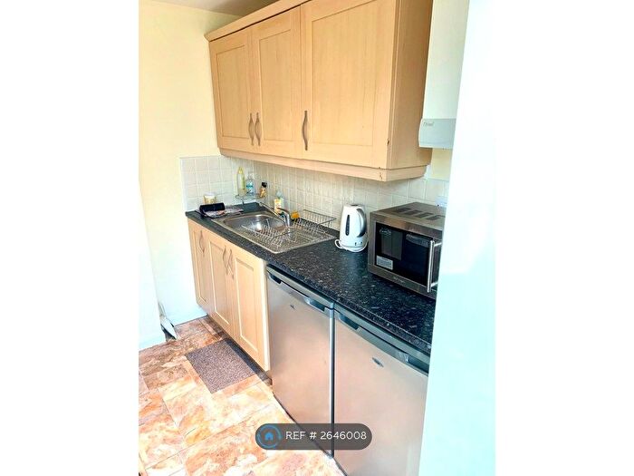 2 Bedroom Flat To Rent In Badgerdale Way, Littleover, Derby, DE23