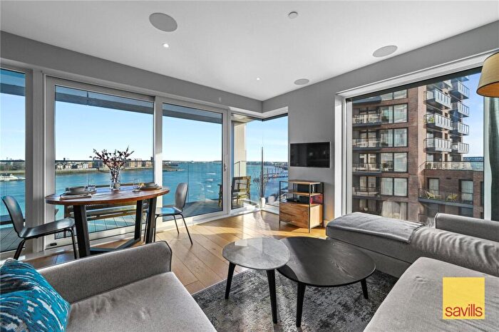 3 Bedroom Apartment For Sale In Hampton Apartments, Duke Of Wellington Avenue, Woolwich, London, SE18