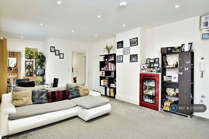 2 Bedroom Flat To Rent In Melville Road, Maidstone, ME15