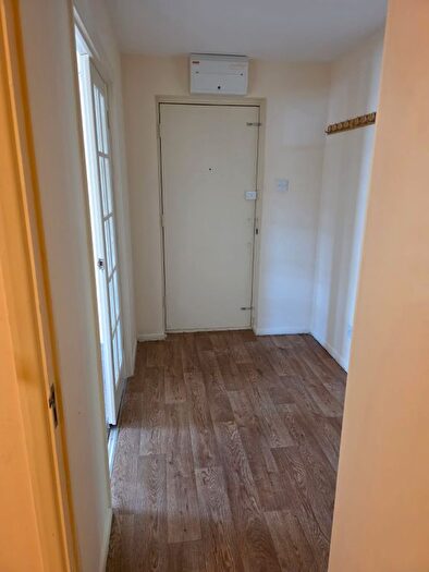 2 Bedroom Flat To Rent In Redford Close, Feltham, TW13