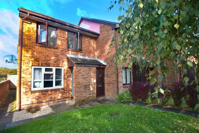 2 Bedroom Maisonette To Rent In Woodrush Crescent, SO31