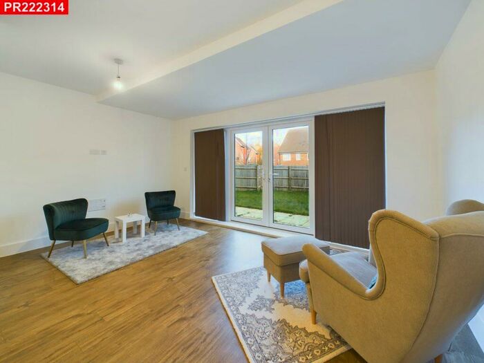 4 Bedroom House To Rent In Aylsham Road, Tadworth, &#; Bedrooms House, KT20