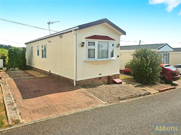 1 Bedroom Detached House For Sale In East Avenue, Althorne, Chelmsford, Essex, CM3