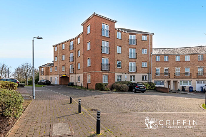 2 Bedroom Flat For Sale In Ulverston, Purfleet-On-Thames, RM19