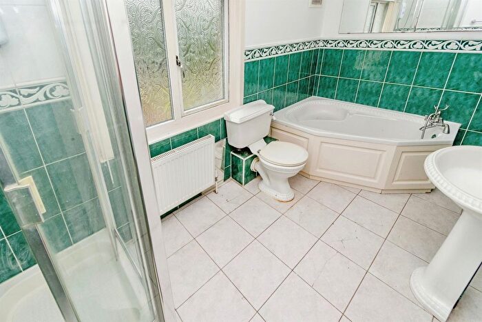 2 Bedroom End Of Terrace House For Sale In Bilston Lane, Willenhall, WV13