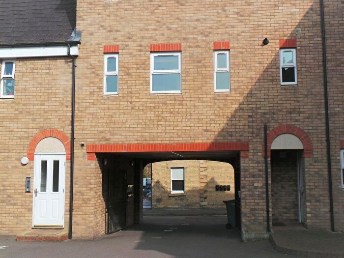 2 Bedroom Flat To Rent In Montanari Court, Avenue Road, Grantham, NG31