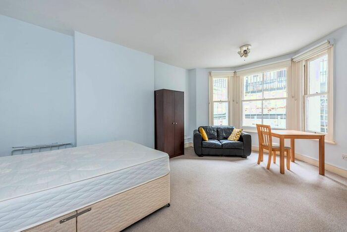 Maisonette To Rent In Philbeach Gardens, Earls Court, London, SW5