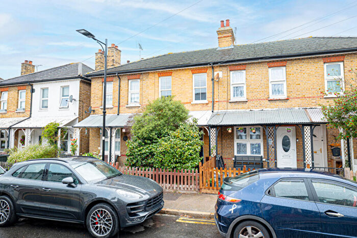 3 Bedroom Terraced House For Sale In West Street, Leigh-on-sea, SS9