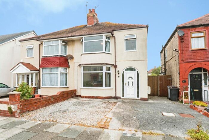 3 Bedroom Semi-Detached House For Sale In Lauderdale Avenue, Thornton-Cleveleys, Lancashire, FY5