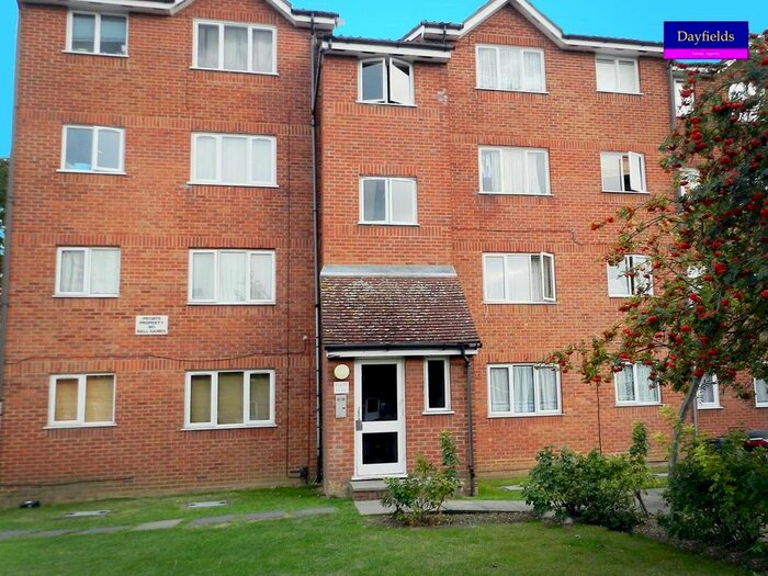 1 Bedroom Flat To Rent In Linnet Close, Edmonton, N9