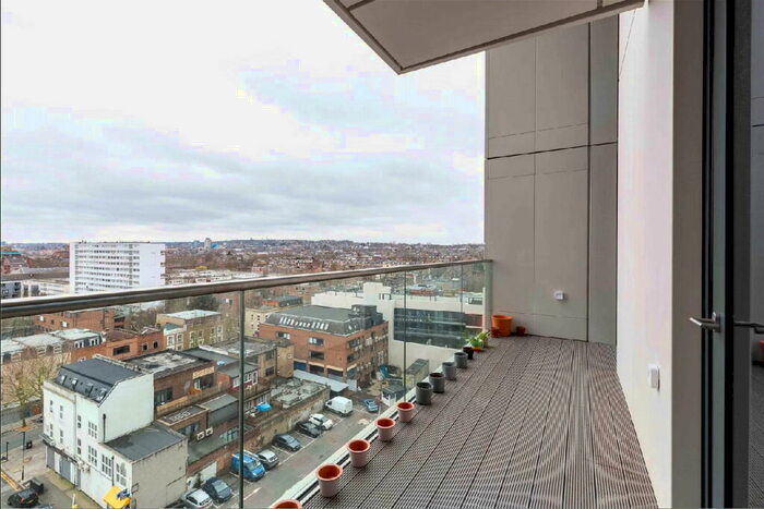 1 Bedroom Flat To Rent In Carriage House, London, Islington, N4