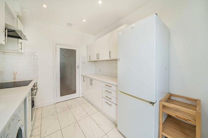 4 Bedroom Semi-Detached House To Rent In Minehead Road, Streatham, SW16