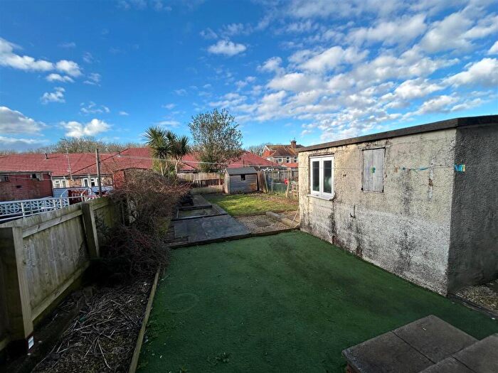 3 Bedroom Semi-Detached House For Sale In Meadow Lane, Porthcawl, CF36