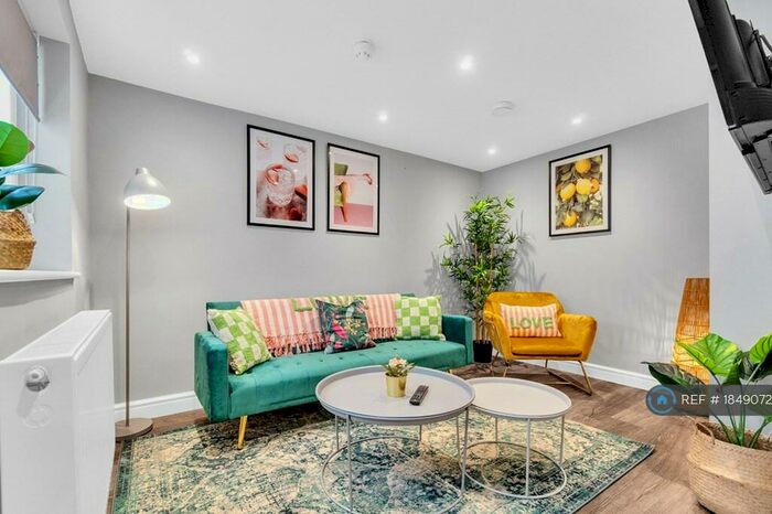 2 Bedroom Flat To Rent In Lower Ground Floor, Brighton, BN2