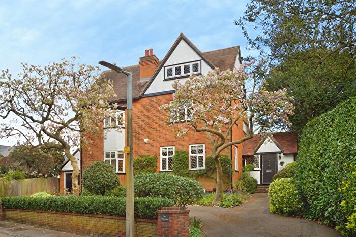 4 Bedroom Detached House For Sale In Osborne Road, Broxbourne, EN10