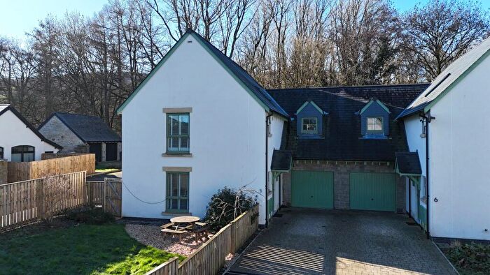 5 Bedroom Semi Detached House For Sale In The Oaks, Llangattock, NP8