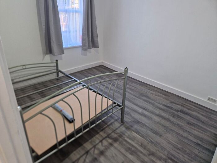 2 Bedroom Flat To Rent In High Street North, London, E12