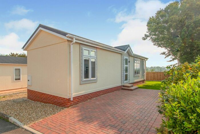 2 Bedroom Mobile/park Home For Sale In Orchard Park, West Camel, Yeovil, BA22