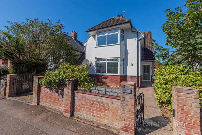 4 Bedroom Detached House For Sale In Lowestoft Road, Gorleston, Great Yarmouth, NR31