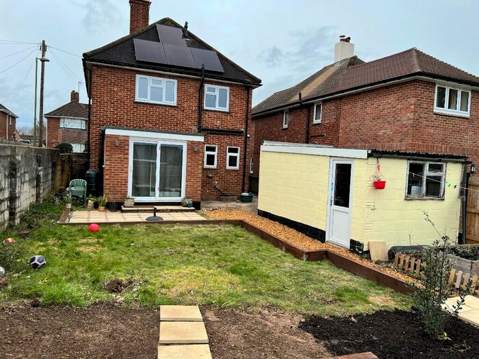 3 Bedroom Detached House To Rent In Basingstoke, Hampshire, RG21