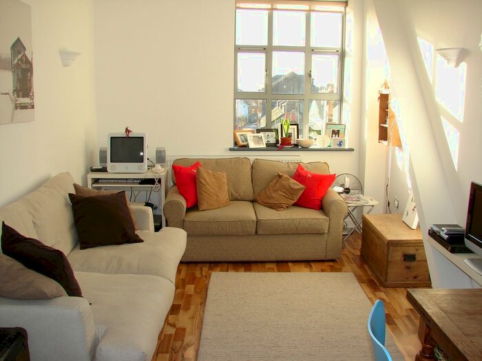 1 Bedroom Flat To Rent In Courthouse Lane, Dalston, N16