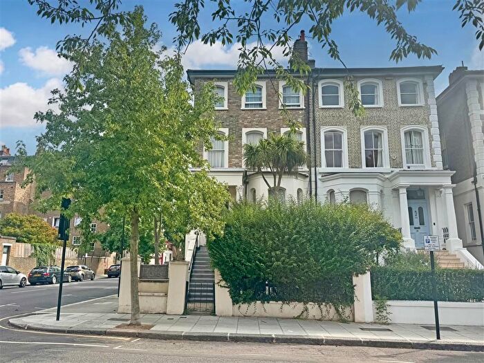 2 Bedroom Flat For Sale In St. Charles Square, Notting Hill, W10