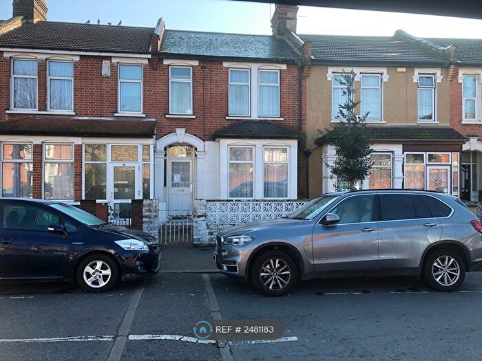 5 Bedroom Terraced House To Rent In Shakespeare Crescent, London, E12