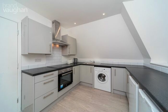 3 Bedroom Flat To Rent In Freshfield Road, Brighton, BN2