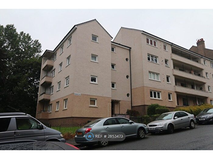 3 Bedroom Flat To Rent In Thornwood Drive, Glasgow, G11