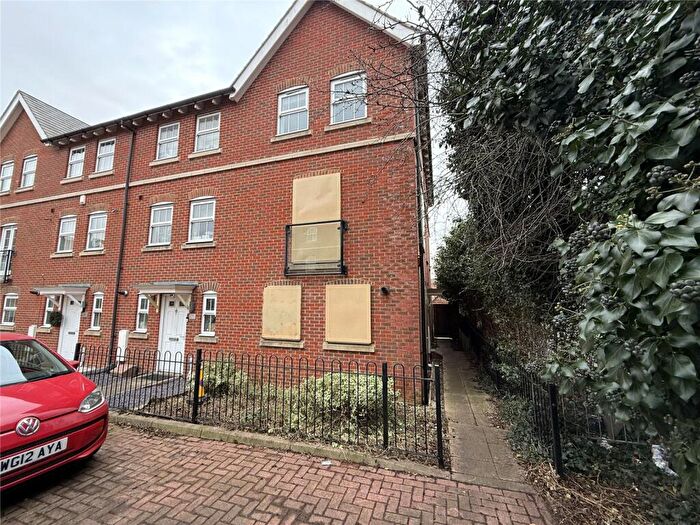 3 Bedroom End Of Terrace House For Sale In Easton Drive, Sittingbourne, Kent, ME10