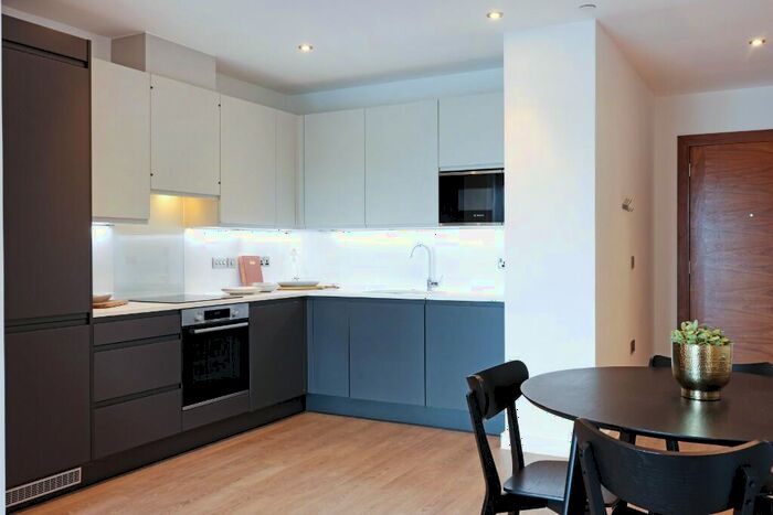 1 Bedroom Flat To Rent In Sutton Court Road, Sutton, Surrey, SM1
