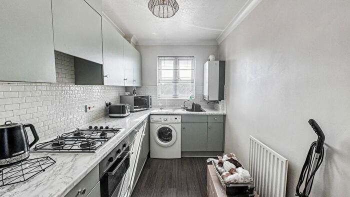 2 Bedroom Apartment To Rent In Goring Road, Colchester, Essex, CO4
