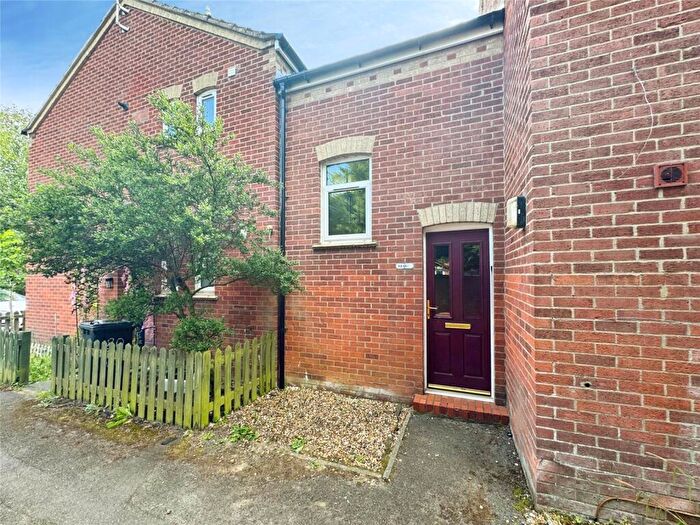 2 Bedroom Apartment For Sale In Minerva Way, Cambridge, Cambridgeshire, CB4