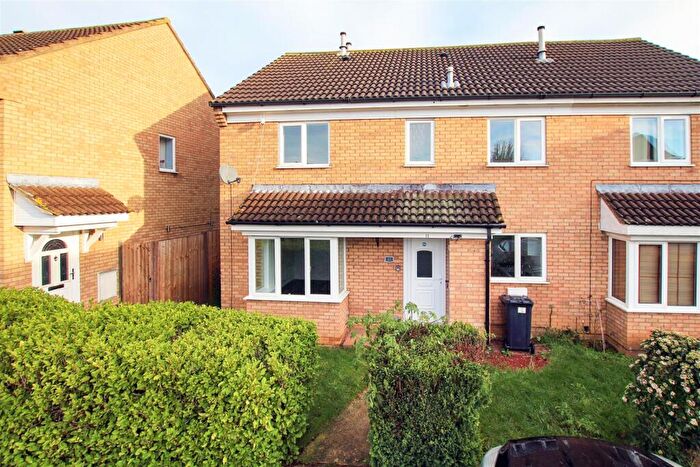 2 Bedroom Cluster House To Rent In Gainsborough Drive, St. Ives, PE27