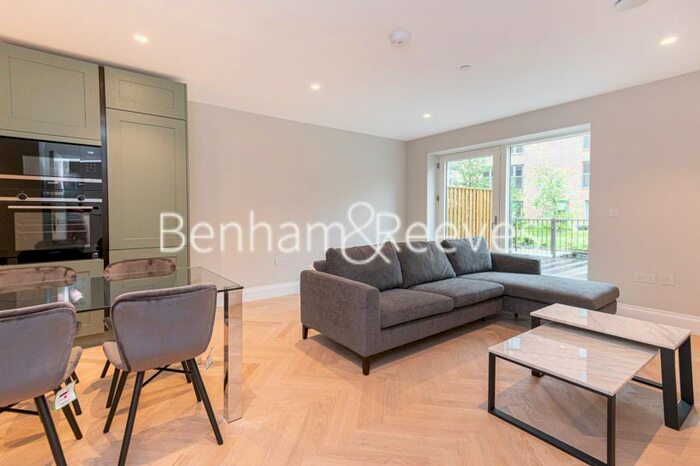 1 Bedroom Flat To Rent In Explorer Way, Hampstead, NW7
