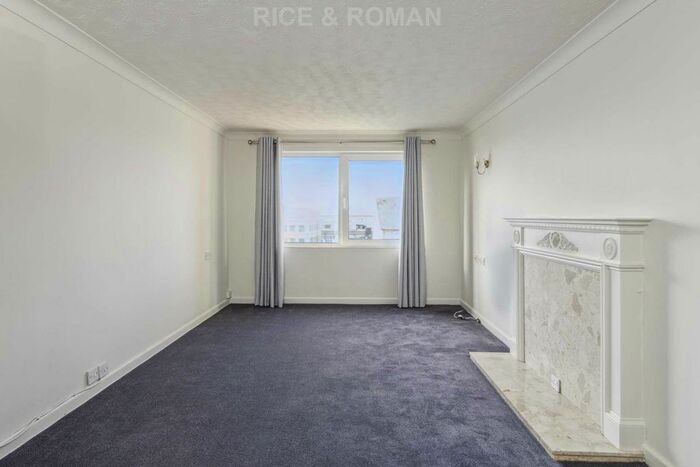 1 Bedroom Flat To Rent In Fairview Court, Kingston Upon Thames, KT2